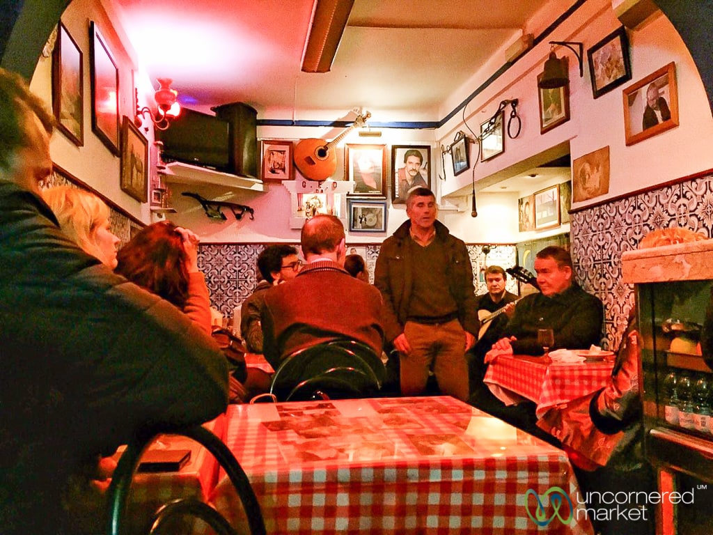 Lisbon, things to do. Fado music 